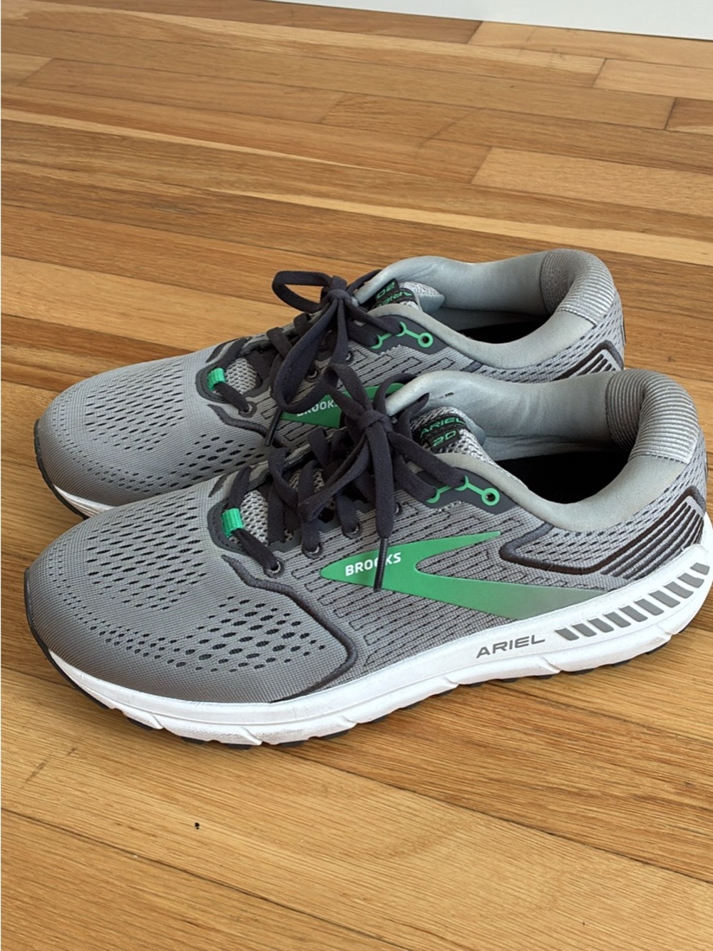 Brooks Ariel Running Shoes - Gray with Green Highlights
